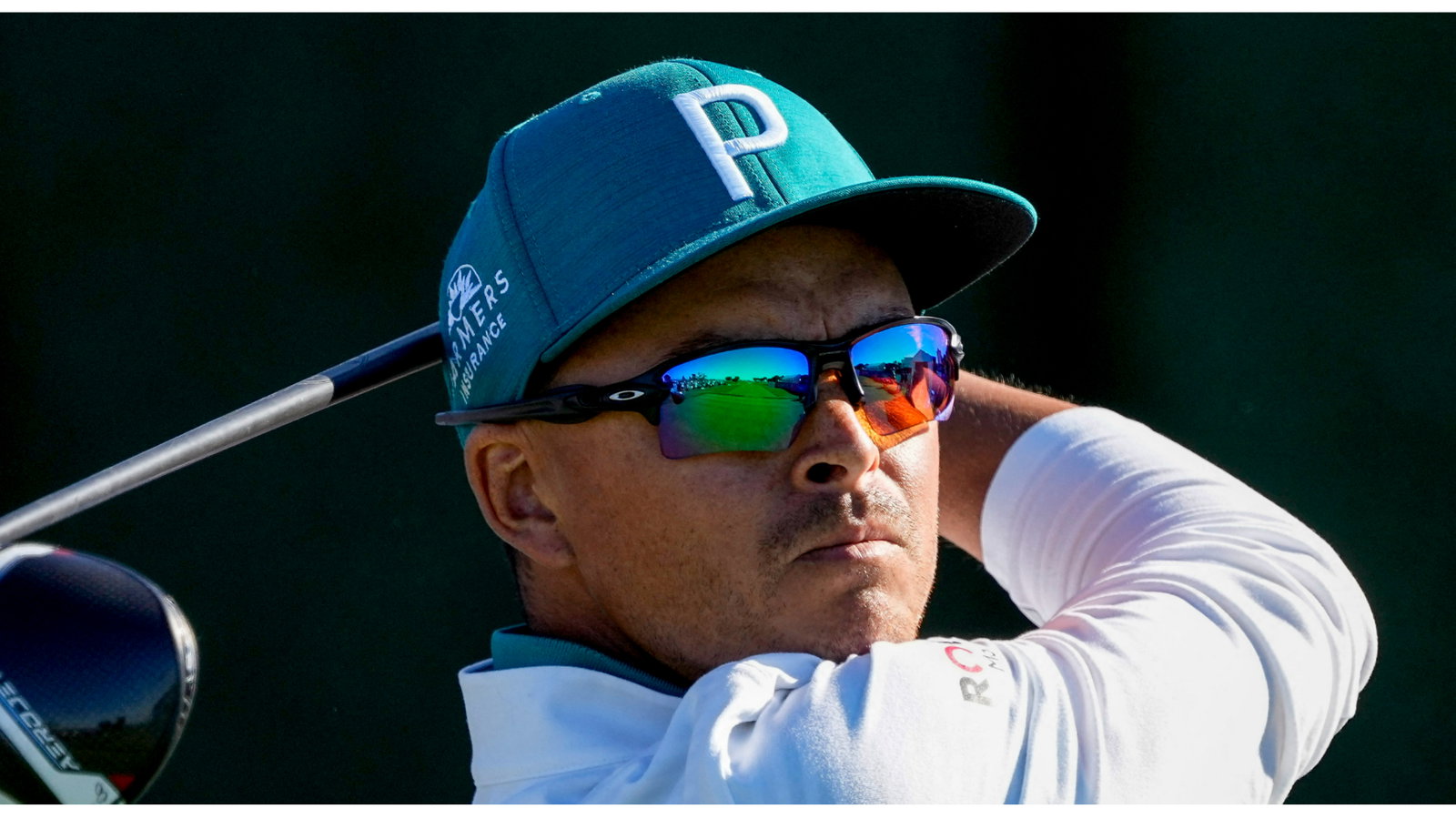 WATCH: Rickie Fowler makes crowd go BANANAS with ace at WM Phoenix Open
